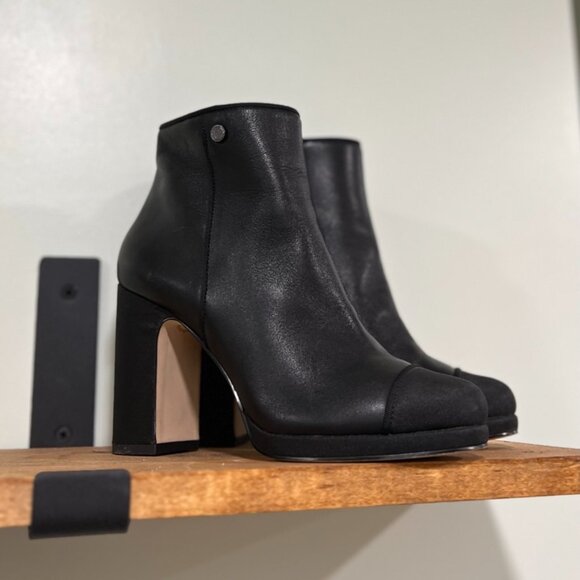 KARL LAGERFELD PARIS Lainey Boots Block-Heel Leather Booties 7M/37.5 B - Picture 9 of 13